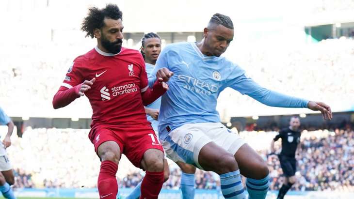 Salah (Liverpool) et Akanji (City) au duel